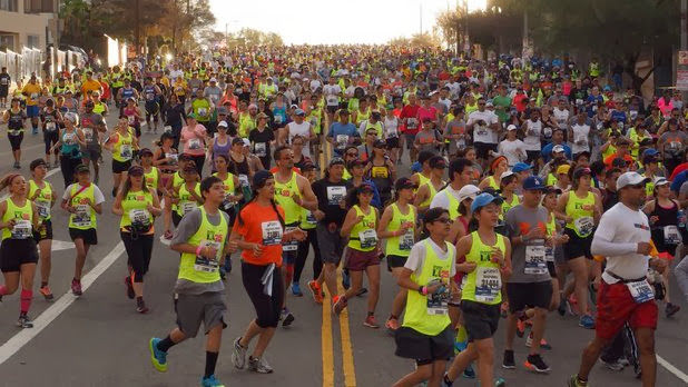 L.A. Marathon runners on Vin Scully Avenue